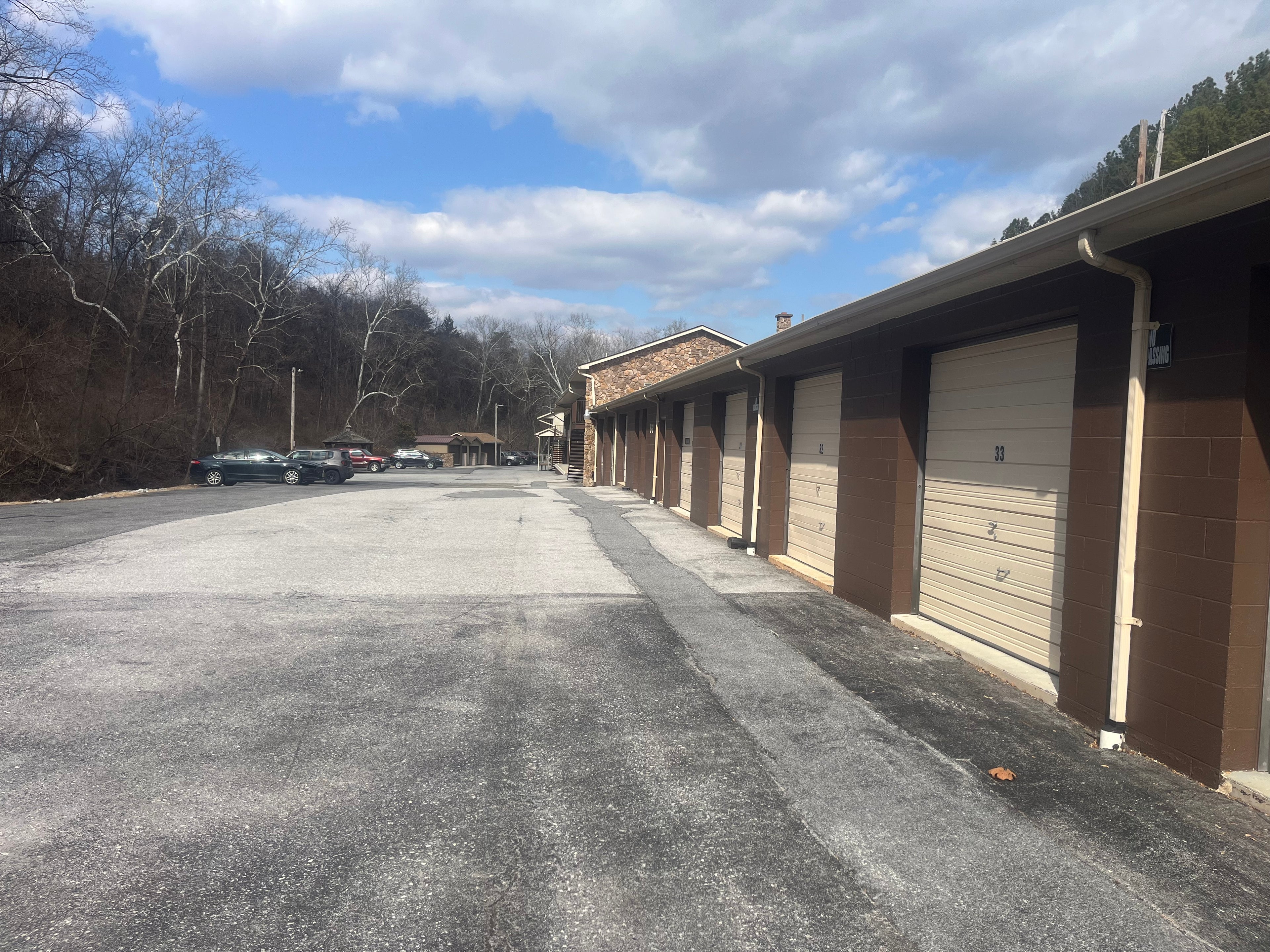 Storage unit