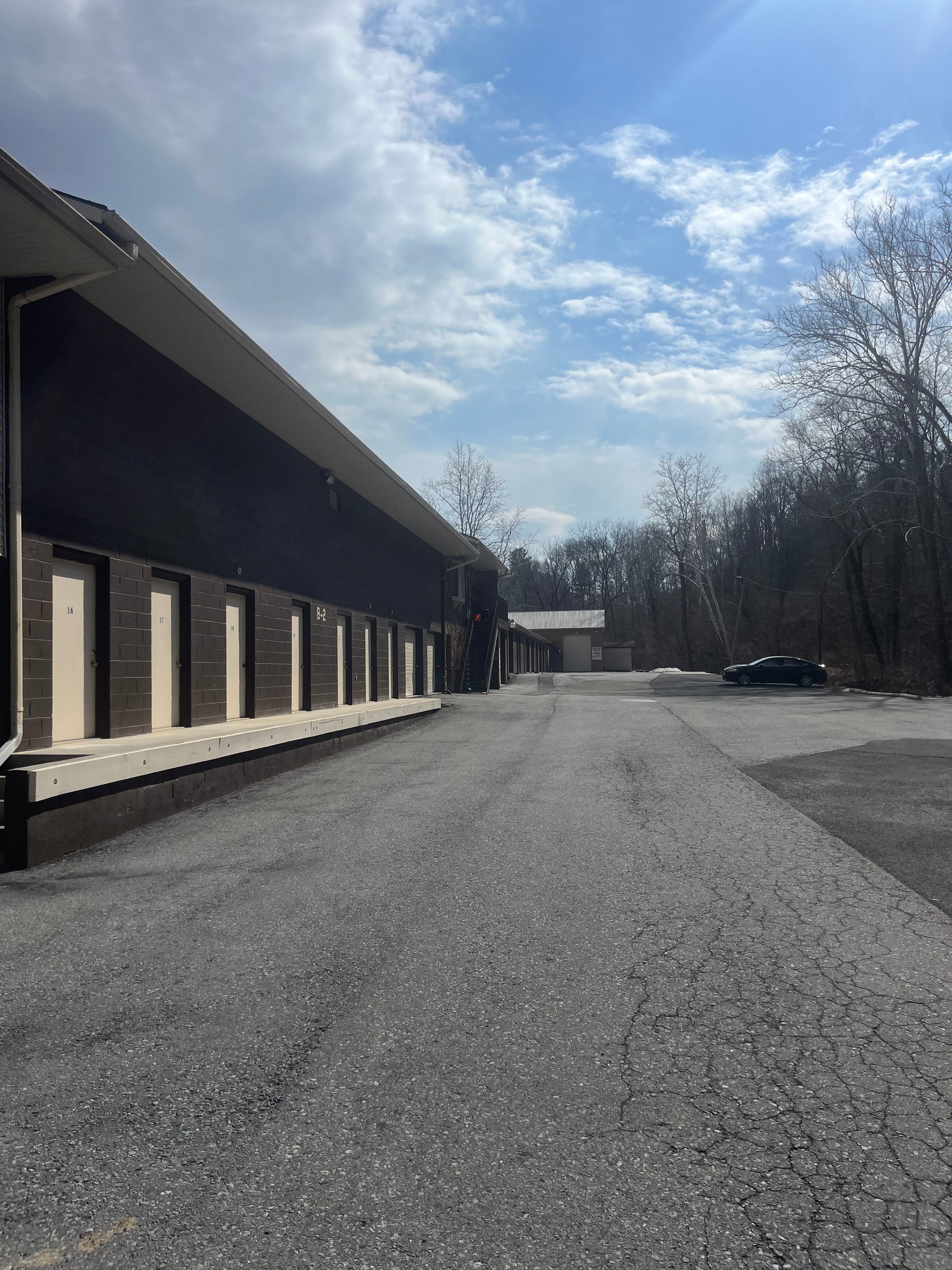 Storage unit